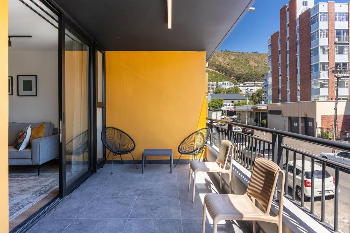 Apartment 305 Marvol On Hall - 2 Bedroom *